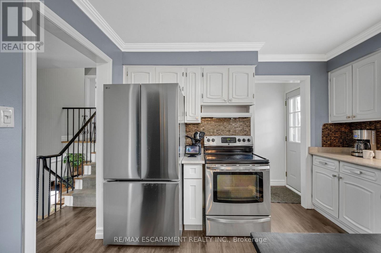 5073 Queen's Court, Burlington, Ontario  L7L 3Z1 - Photo 12 - W13699654