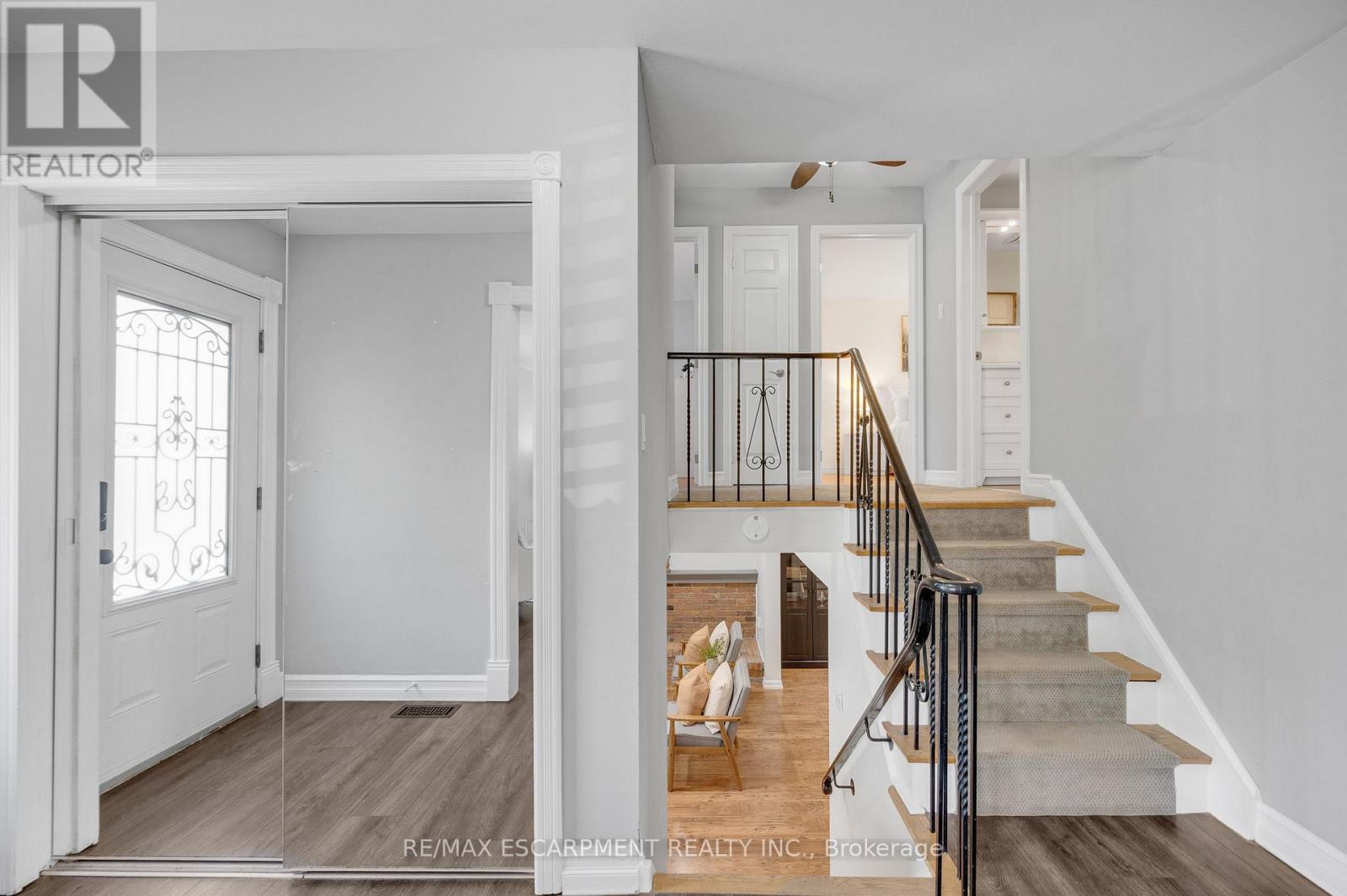 5073 Queen's Court, Burlington, Ontario  L7L 3Z1 - Photo 13 - W13699654