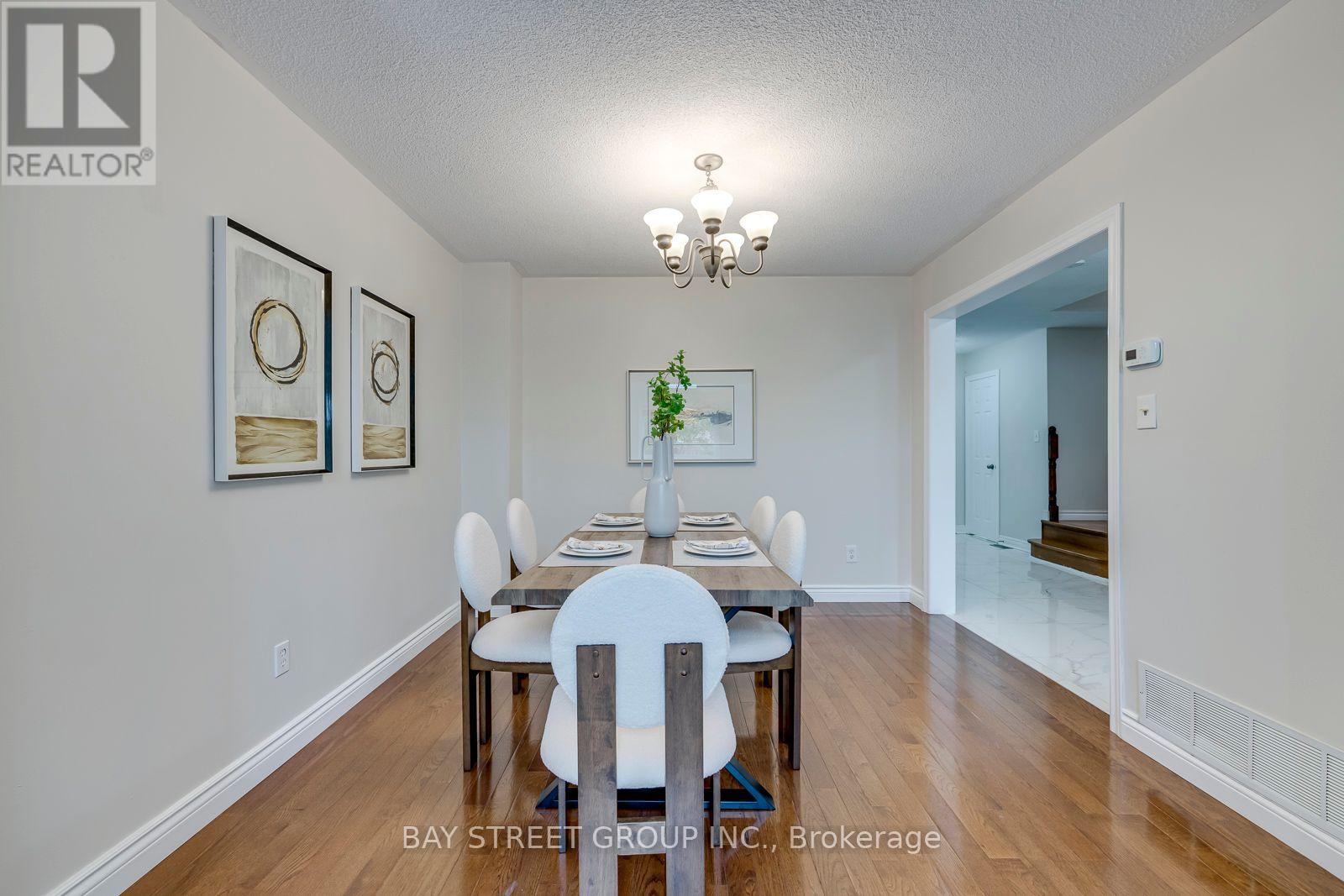 17 Inverhuron Trail, Oakville, Ontario  L6H 5Z6 - Photo 8 - W13699692