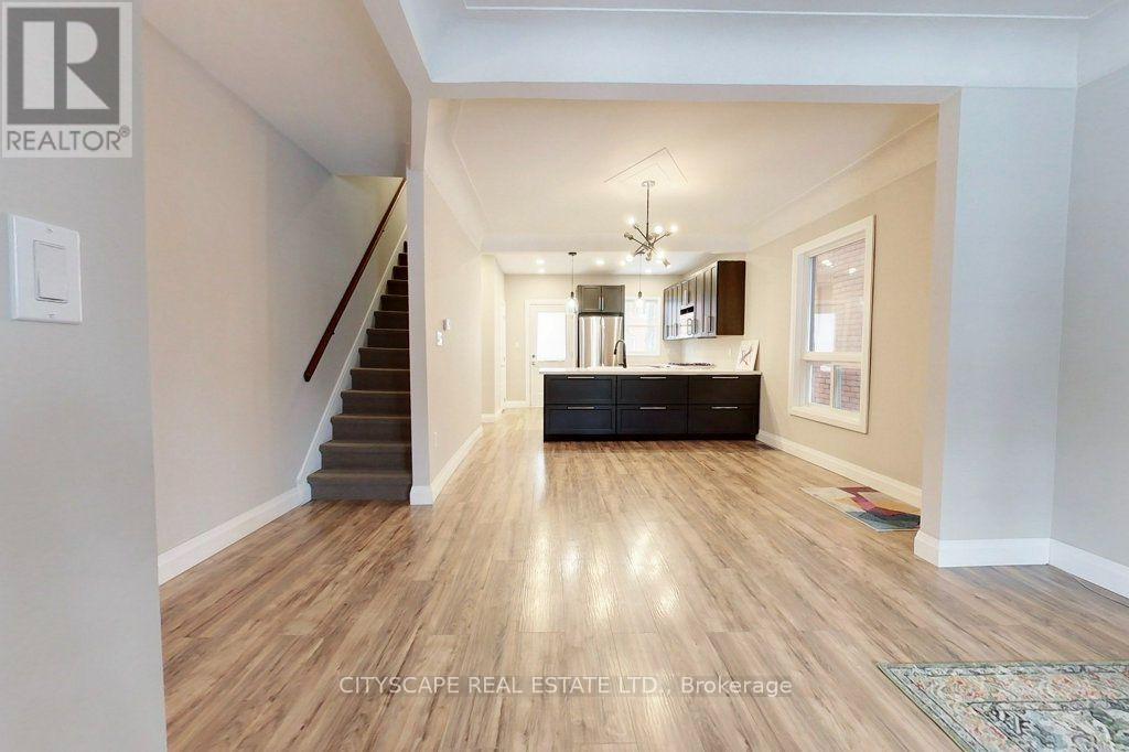 39 Holton Avenue N, Hamilton, Ontario  L8L 6H3 - Photo 5 - X13696598