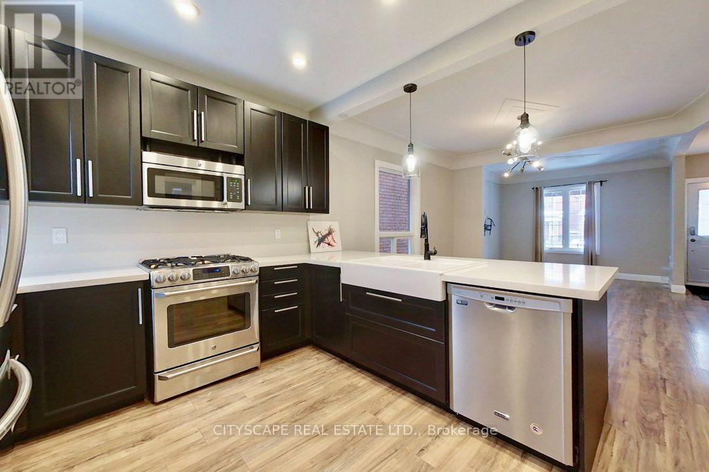 39 Holton Avenue N, Hamilton, Ontario  L8L 6H3 - Photo 4 - X13696598