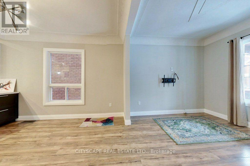 39 Holton Avenue N, Hamilton, Ontario  L8L 6H3 - Photo 6 - X13696598