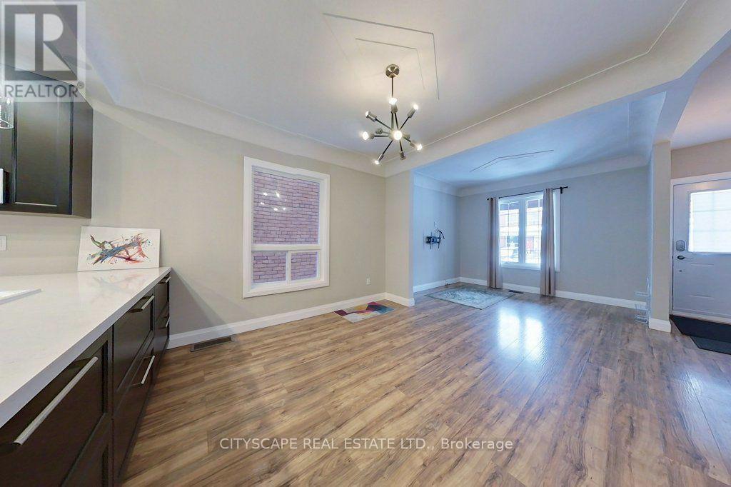 39 Holton Avenue N, Hamilton, Ontario  L8L 6H3 - Photo 8 - X13696598