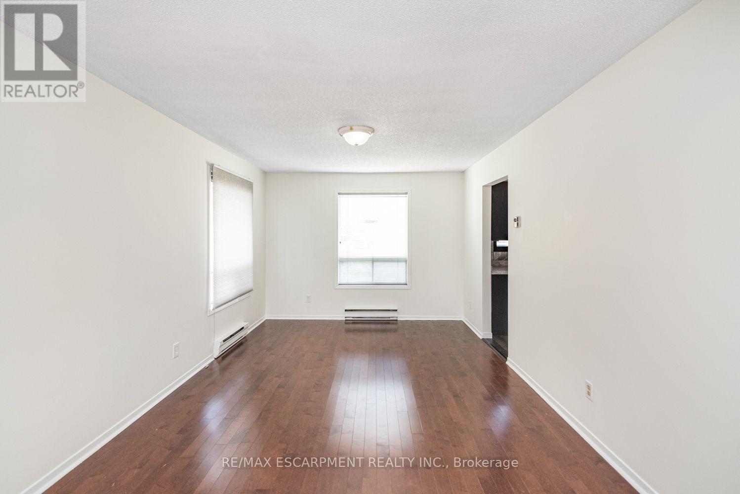 Upper - 1290 Stone Church Road E, Hamilton, Ontario  L8W 2C8 - Photo 10 - X13699522