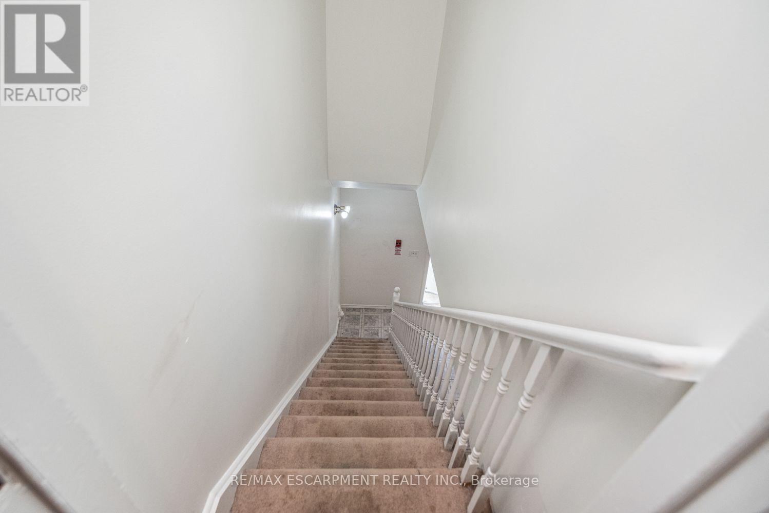 Upper - 1290 Stone Church Road E, Hamilton, Ontario  L8W 2C8 - Photo 12 - X13699522