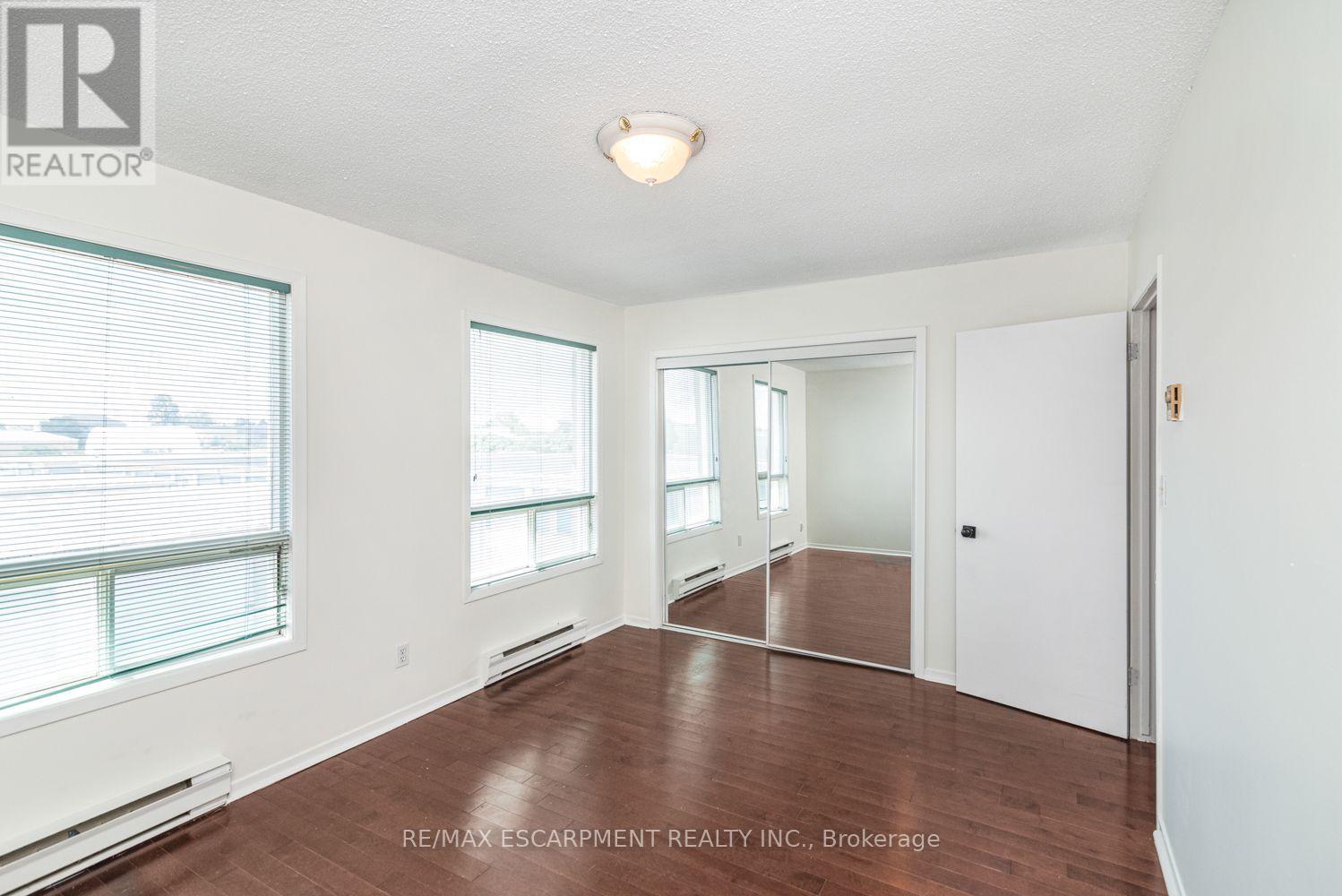 Upper - 1290 Stone Church Road E, Hamilton, Ontario  L8W 2C8 - Photo 17 - X13699522
