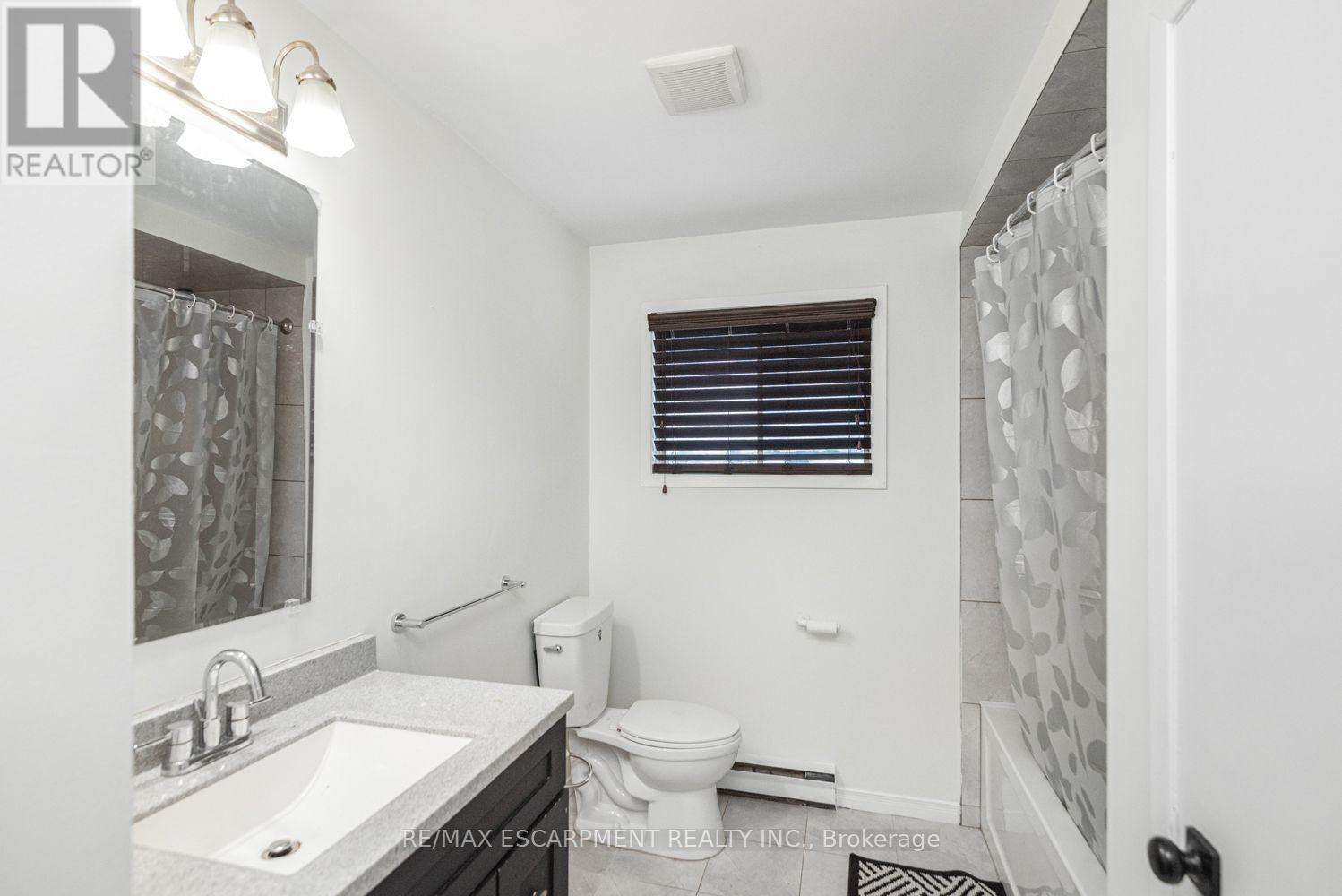 Upper - 1290 Stone Church Road E, Hamilton, Ontario  L8W 2C8 - Photo 18 - X13699522