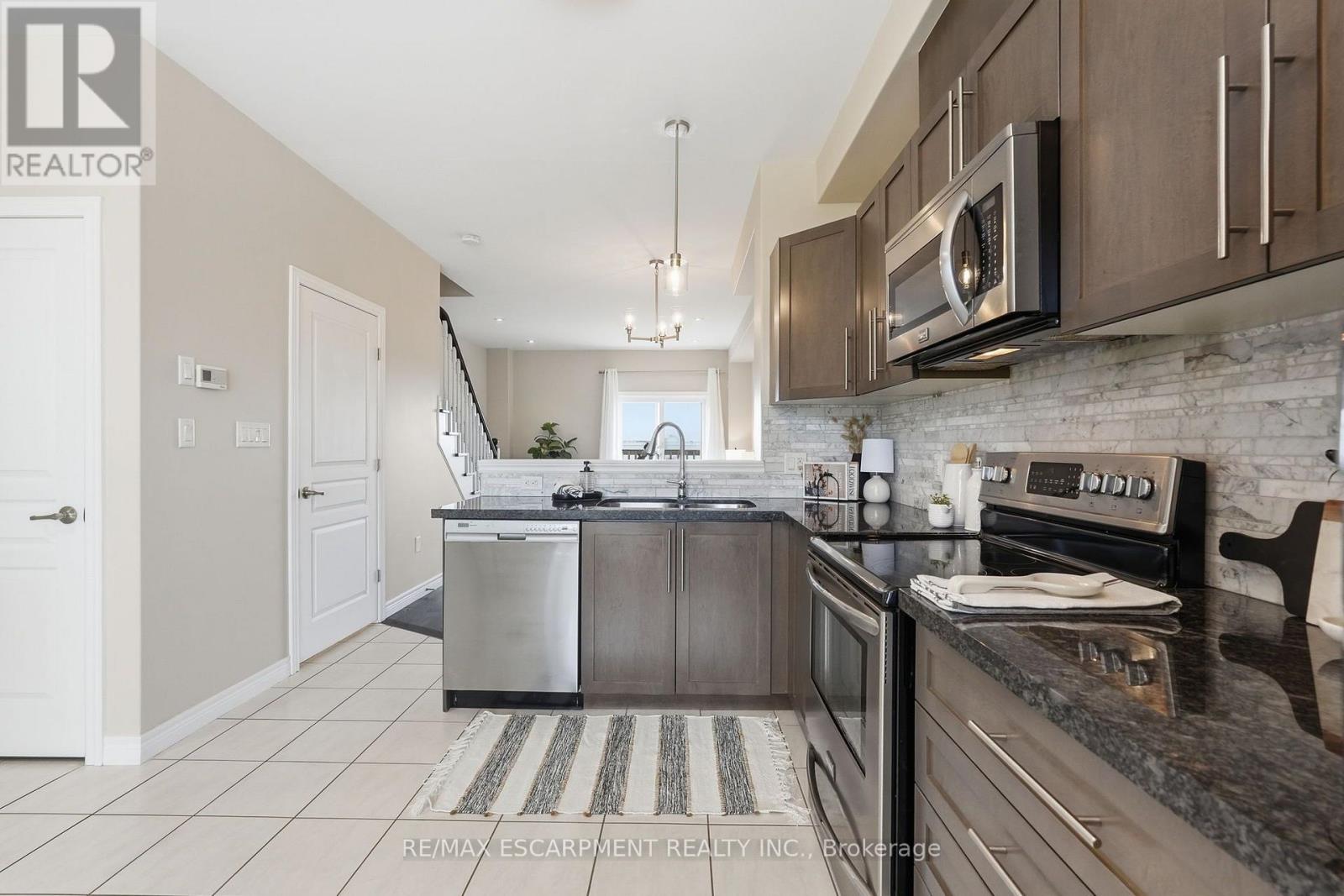 31 Edenrock Drive, Hamilton, Ontario  L8E 0G6 - Photo 8 - X13699588