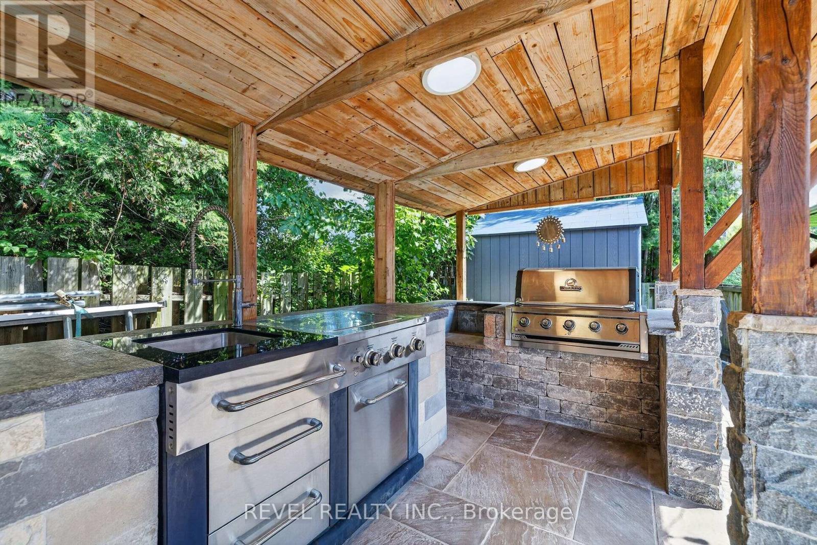 1036 Shellard Side Road, North Dumfries, Ontario  N1R 5S2 - Photo 44 - X13699598