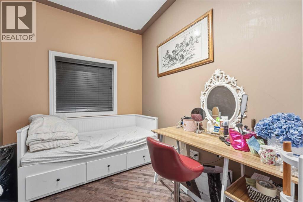 290 Valleyview Court SE, Calgary, Alberta  T2B 0K7 - Photo 11 - A2326452