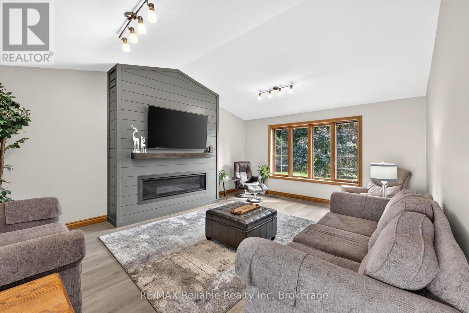 43804 Hydro Line Road, Huron East, Ontario  N0K 1W0 - Photo 13 - X13696814