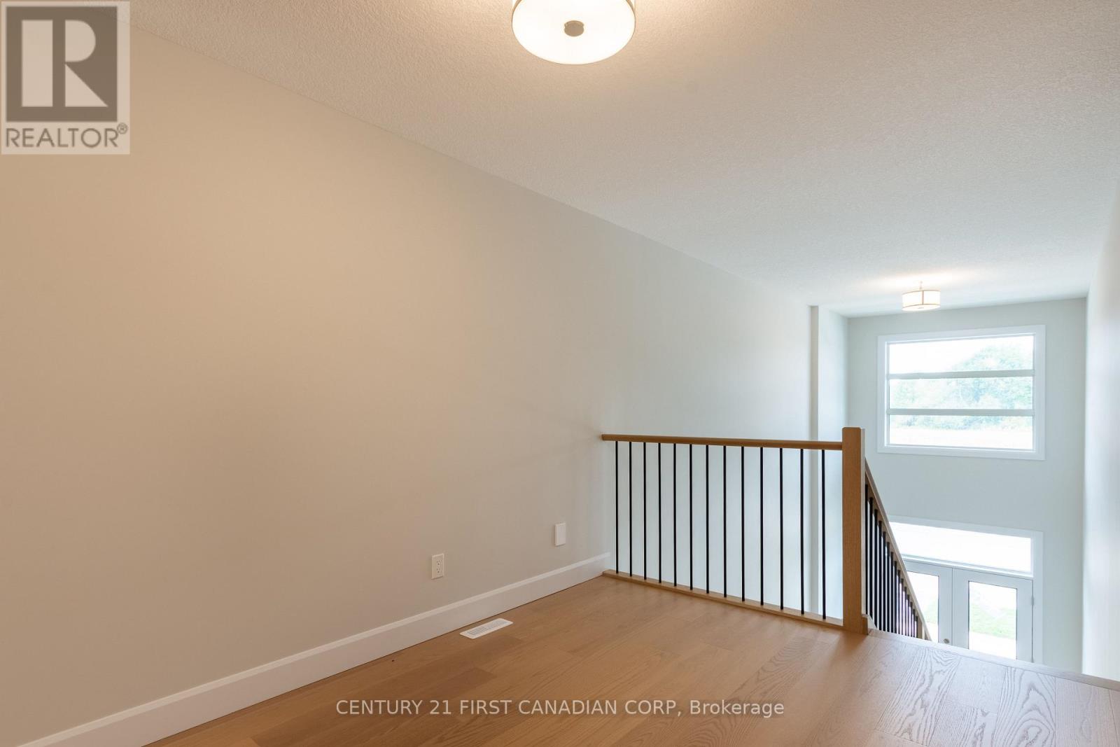 6453 Royal Magnolia Avenue, London South, Ontario  N6P 0K2 - Photo 12 - X13699746