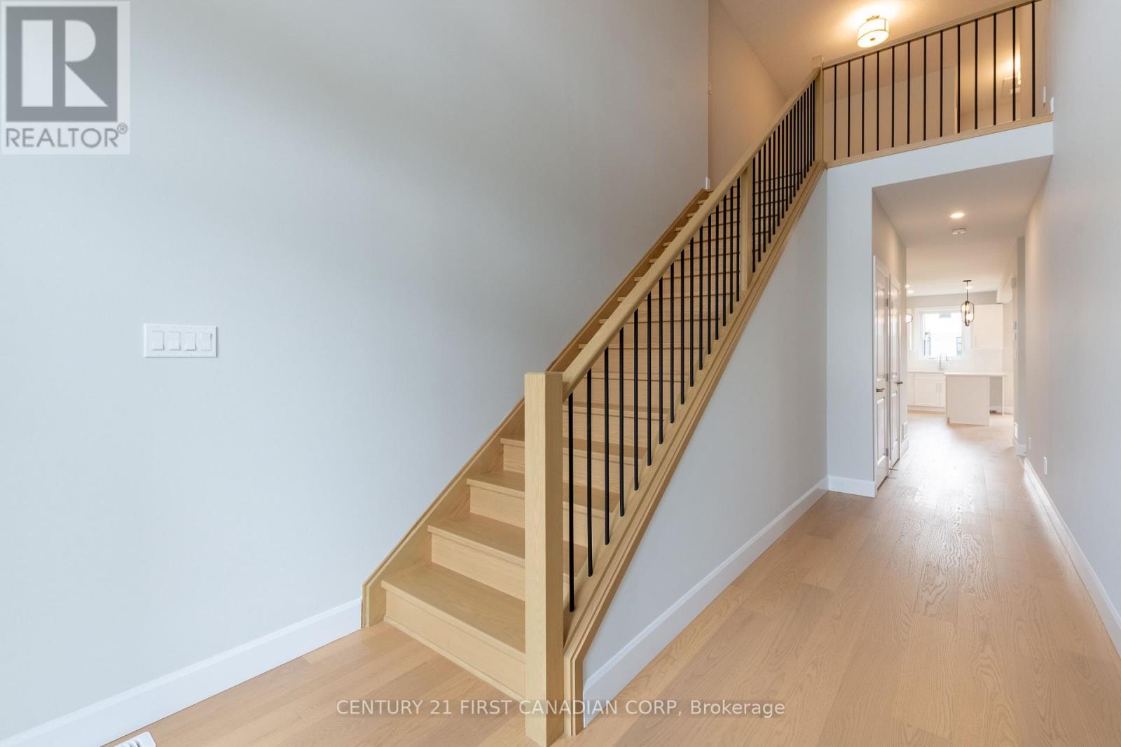 6453 Royal Magnolia Avenue, London South, Ontario  N6P 0K2 - Photo 4 - X13699746