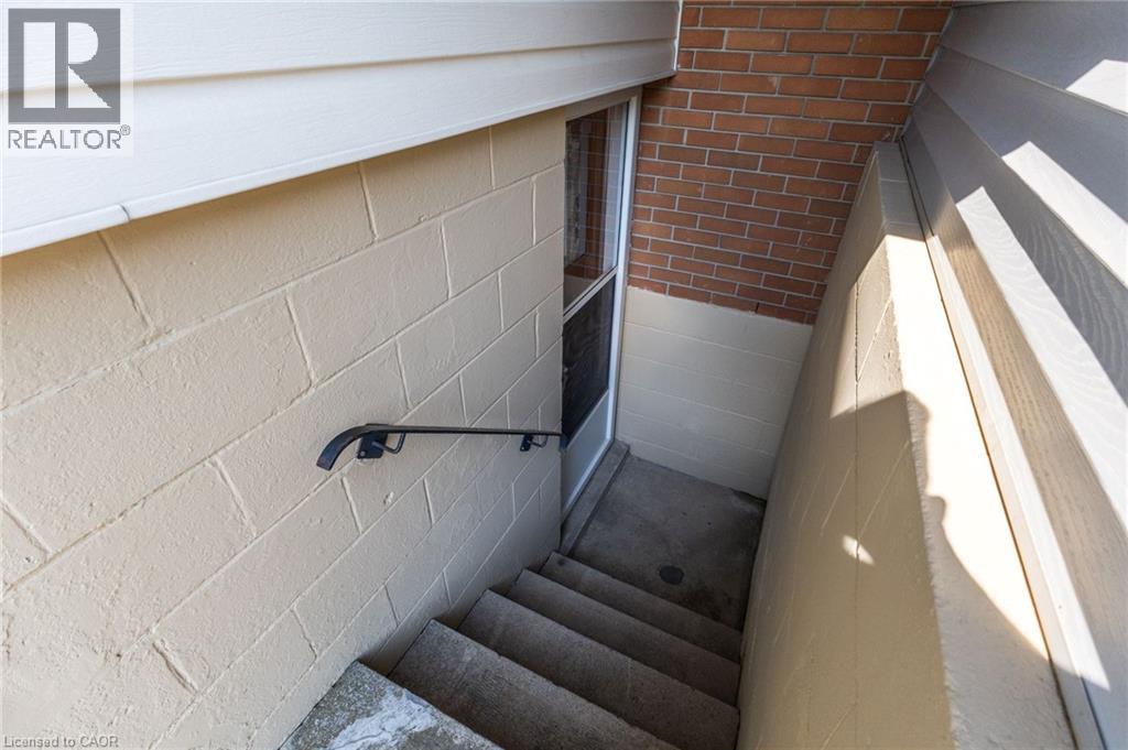 35 Burrwood Drive, Hamilton, Ontario  L9C 3S9 - Photo 33 - 40854534