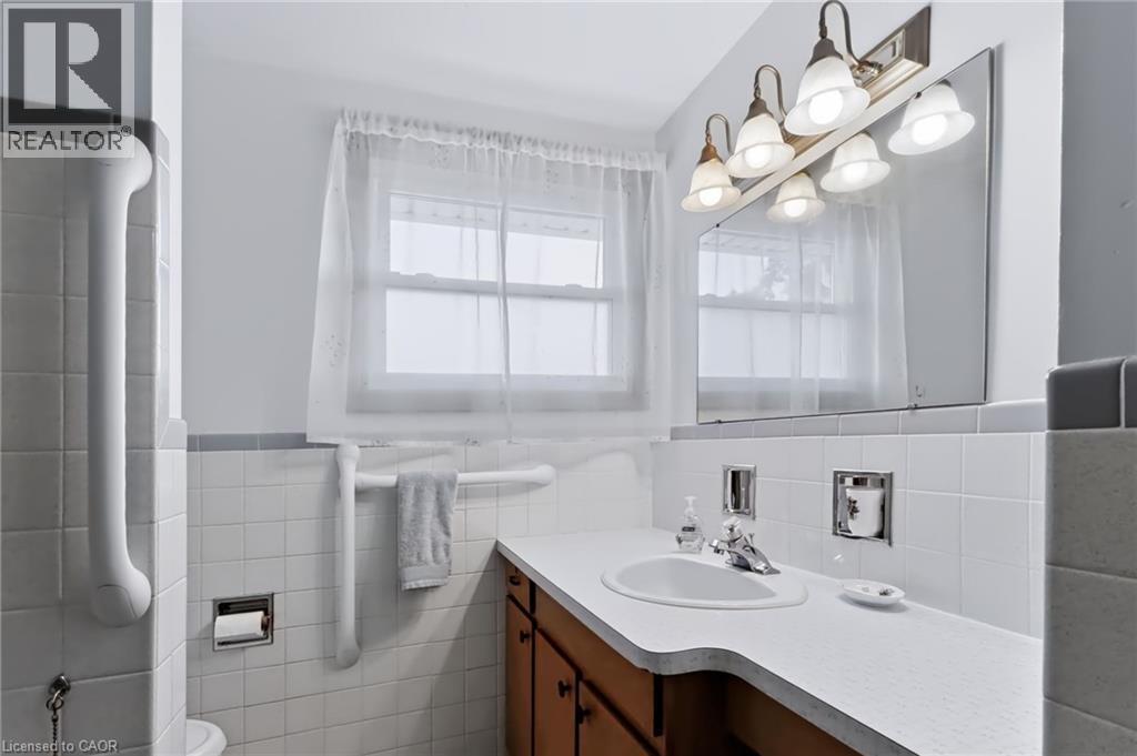 35 Burrwood Drive, Hamilton, Ontario  L9C 3S9 - Photo 23 - 40854534