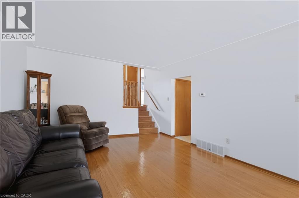 35 Burrwood Drive, Hamilton, Ontario  L9C 3S9 - Photo 18 - 40854534