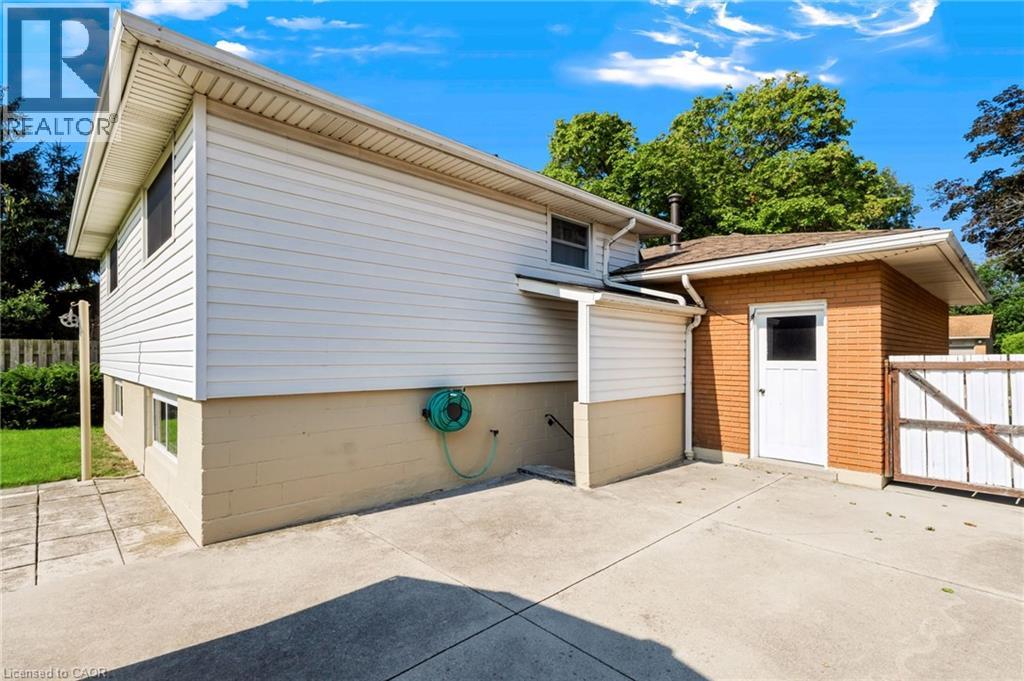35 Burrwood Drive, Hamilton, Ontario  L9C 3S9 - Photo 32 - 40854534