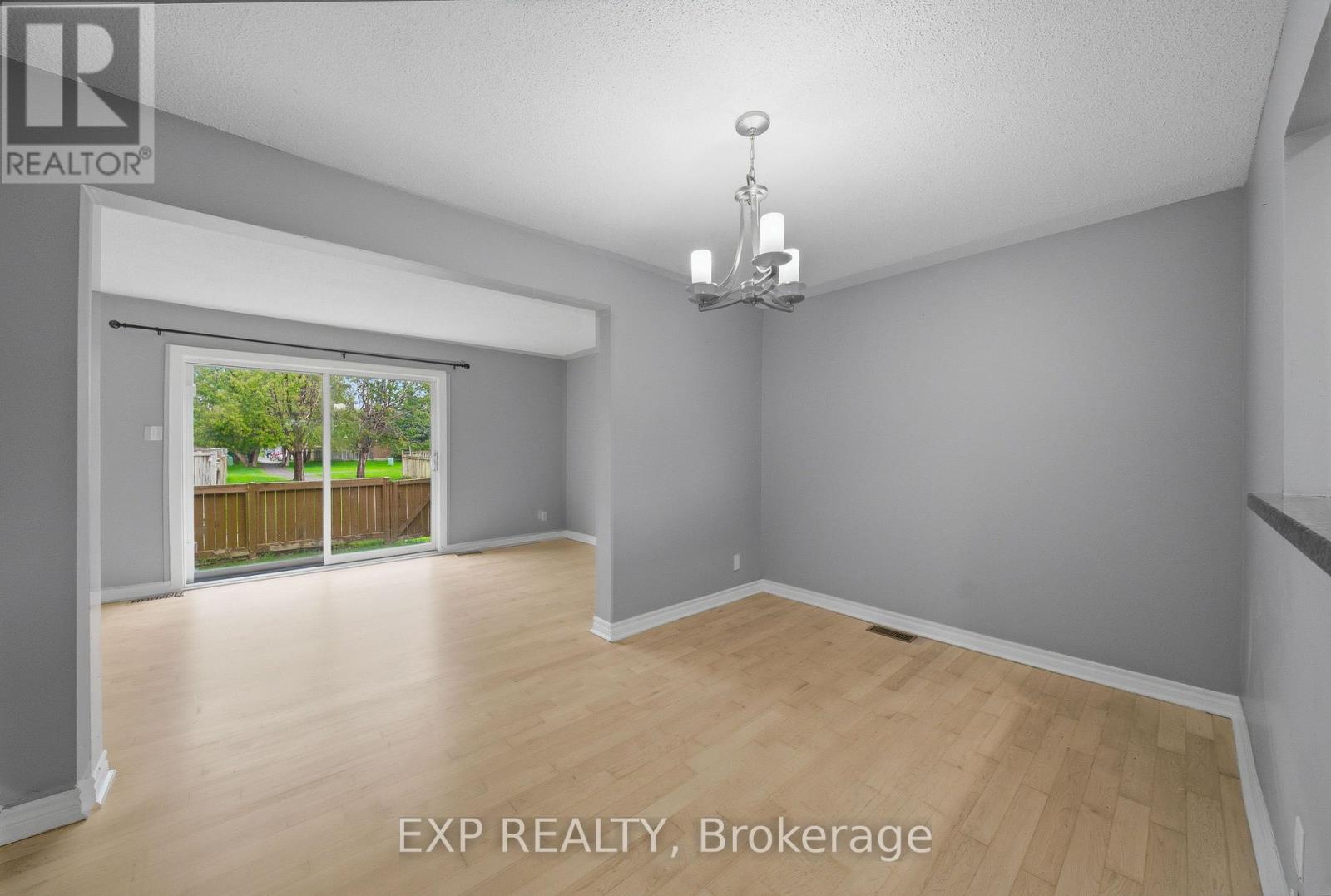 1713 Heatherington Road, Ottawa, Ontario  K1V 8T8 - Photo 3 - X13699750
