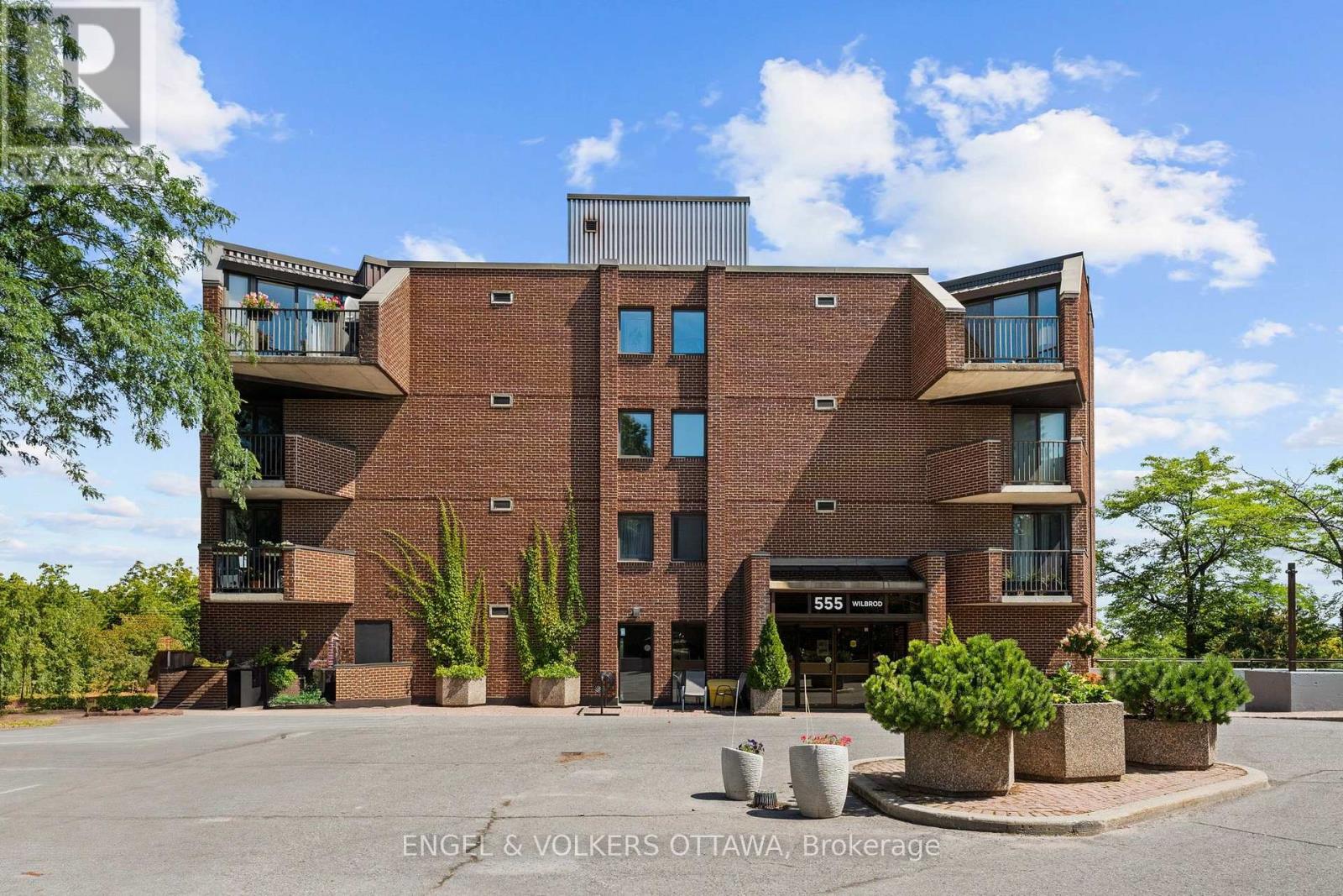 801 - 555 WILBROD STREET, Ottawa, Ontario