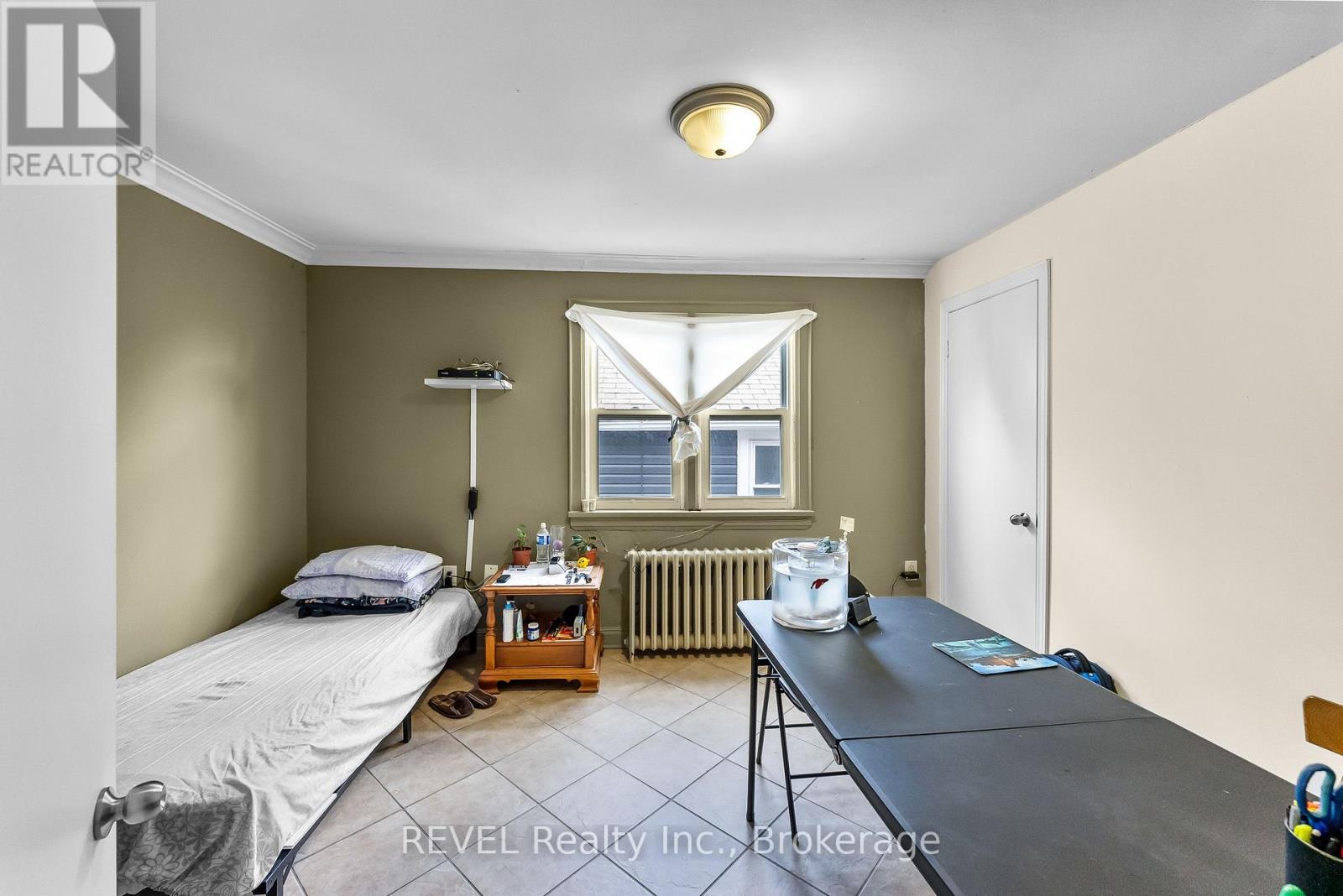 Upper - 28 Division Street, St. Catharines, Ontario  L2R 3G2 - Photo 7 - X13699826