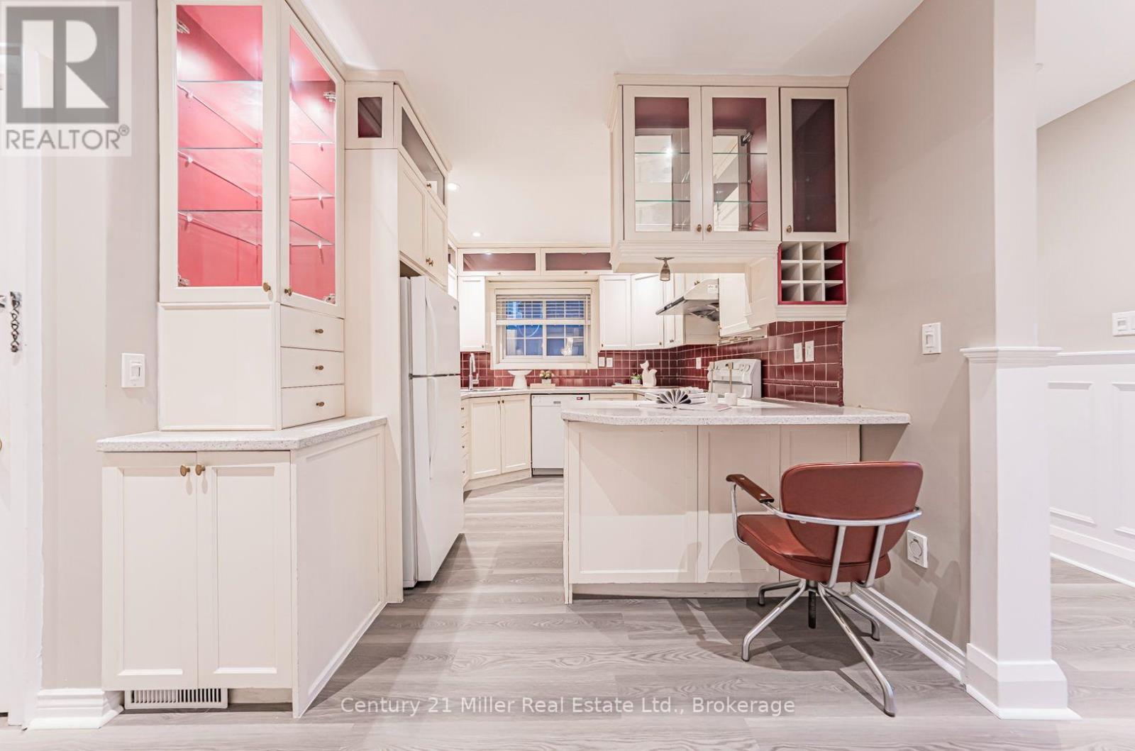 First Floor - 889 Avenue Road, Toronto, Ontario  M5P 2K7 - Photo 8 - C13699834