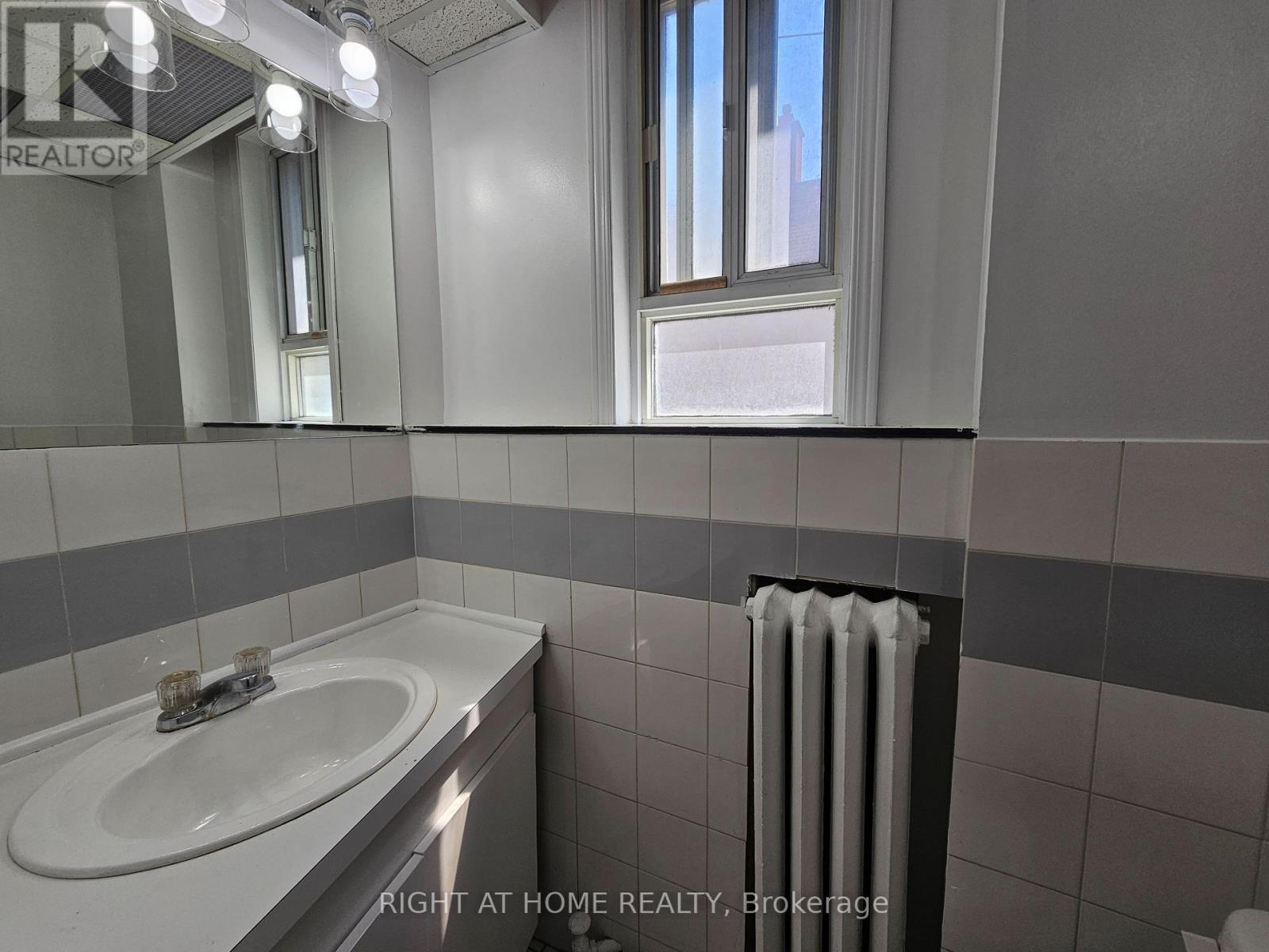 2 - 516 Yonge Street, Toronto, Ontario  M4Y 1X9 - Photo 23 - C13699780
