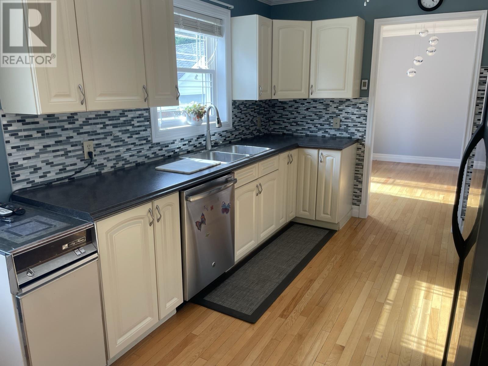 41 Park Drive, Corner Brook, Newfoundland & Labrador  A2H 7H8 - Photo 3 - 1301410
