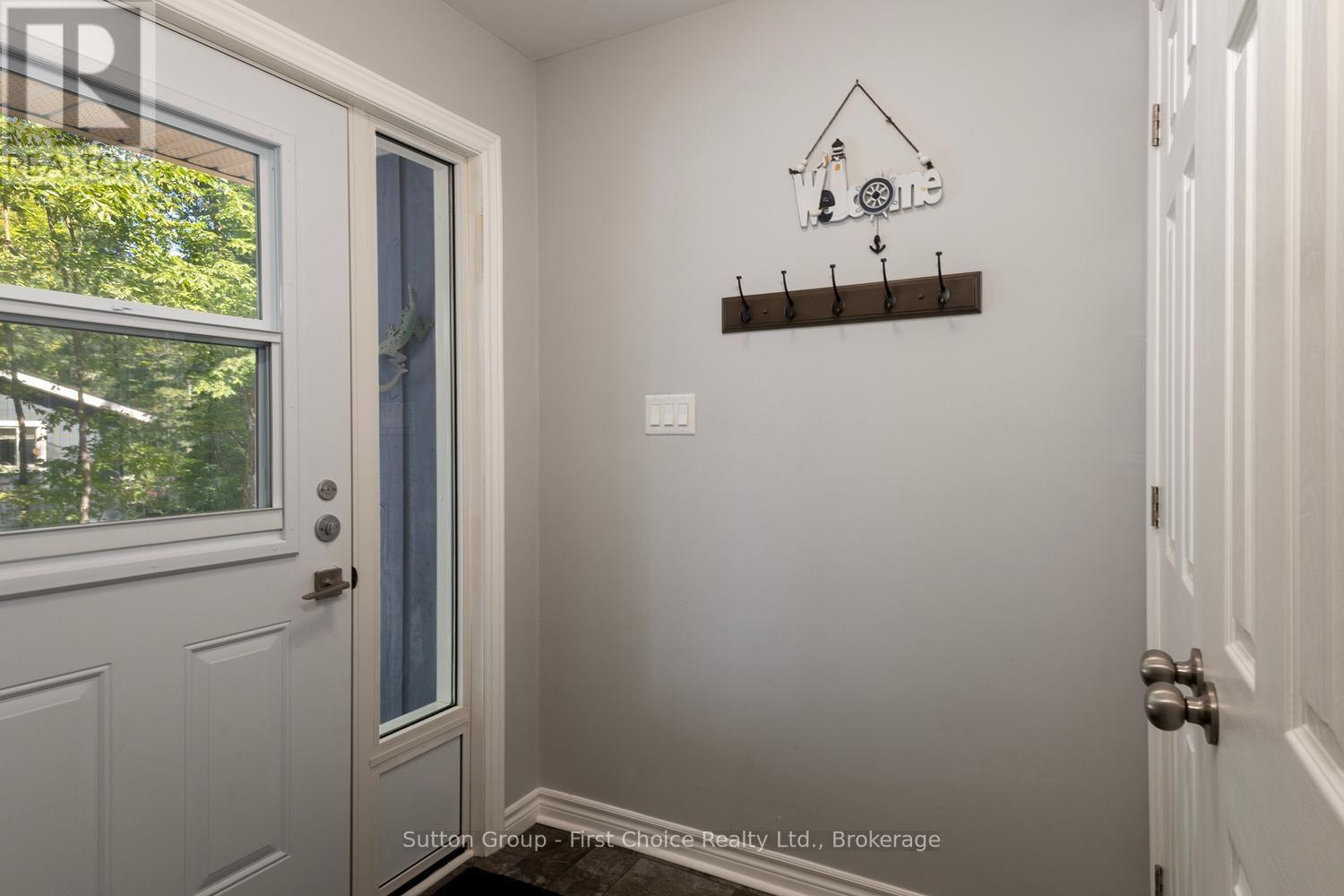 10287 Christie Boulevard, Lambton Shores (Bosanquet), Ontario  N0M 1T0 - Photo 11 - X13699788