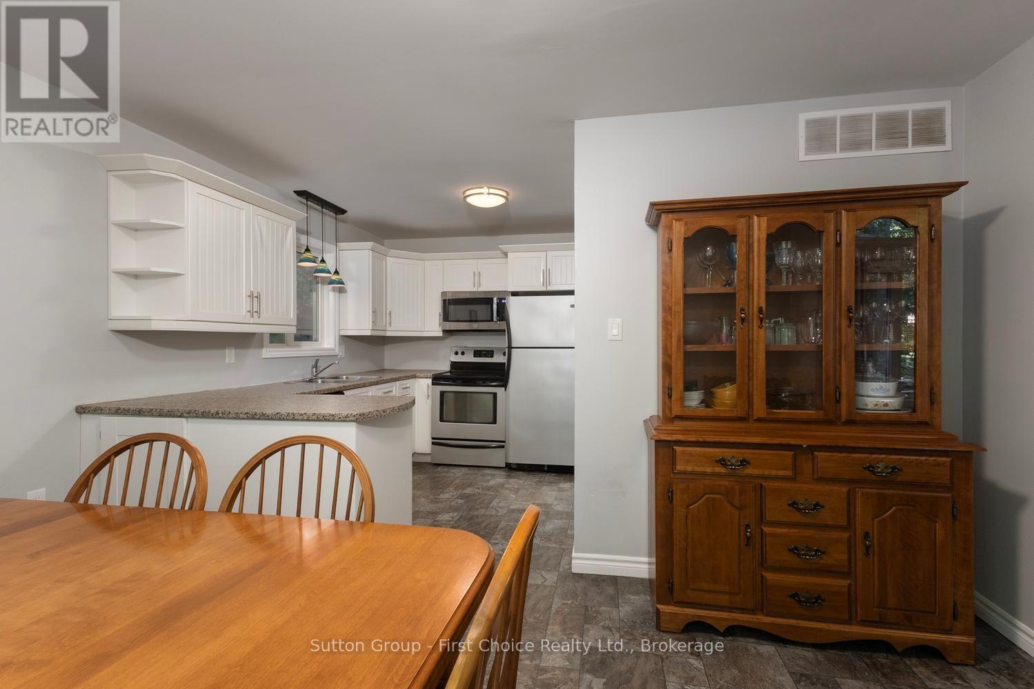 10287 Christie Boulevard, Lambton Shores (Bosanquet), Ontario  N0M 1T0 - Photo 15 - X13699788