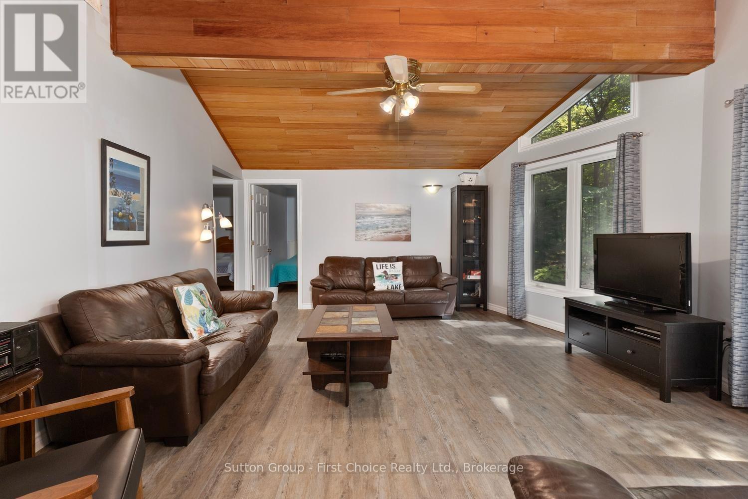 10287 Christie Boulevard, Lambton Shores (Bosanquet), Ontario  N0M 1T0 - Photo 17 - X13699788