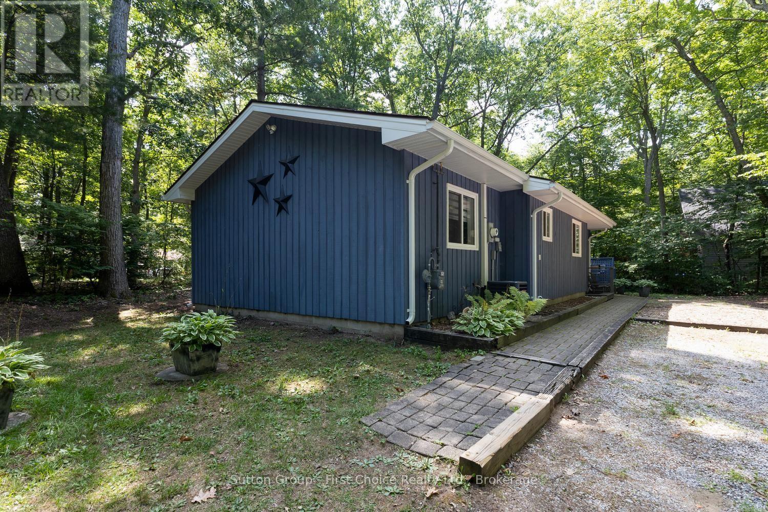 10287 Christie Boulevard, Lambton Shores (Bosanquet), Ontario  N0M 1T0 - Photo 30 - X13699788