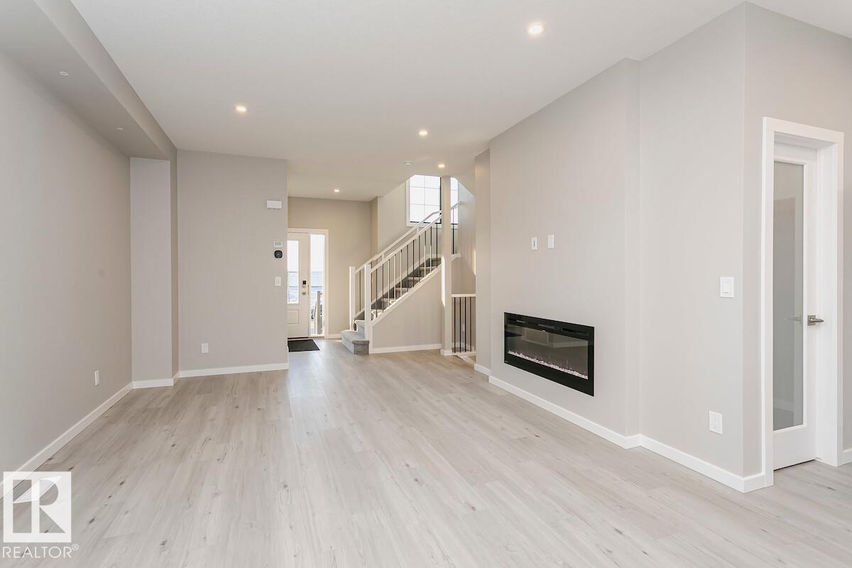 1 Clichy Cl, St. Albert, Alberta  T8T 2E3 - Photo 4 - E4479833