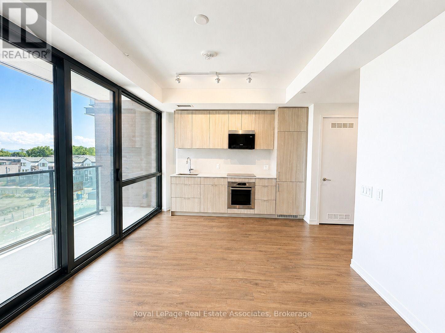 401 - 251 Masonry Way, Mississauga, Ontario  L5H 0B3 - Photo 3 - W13699718