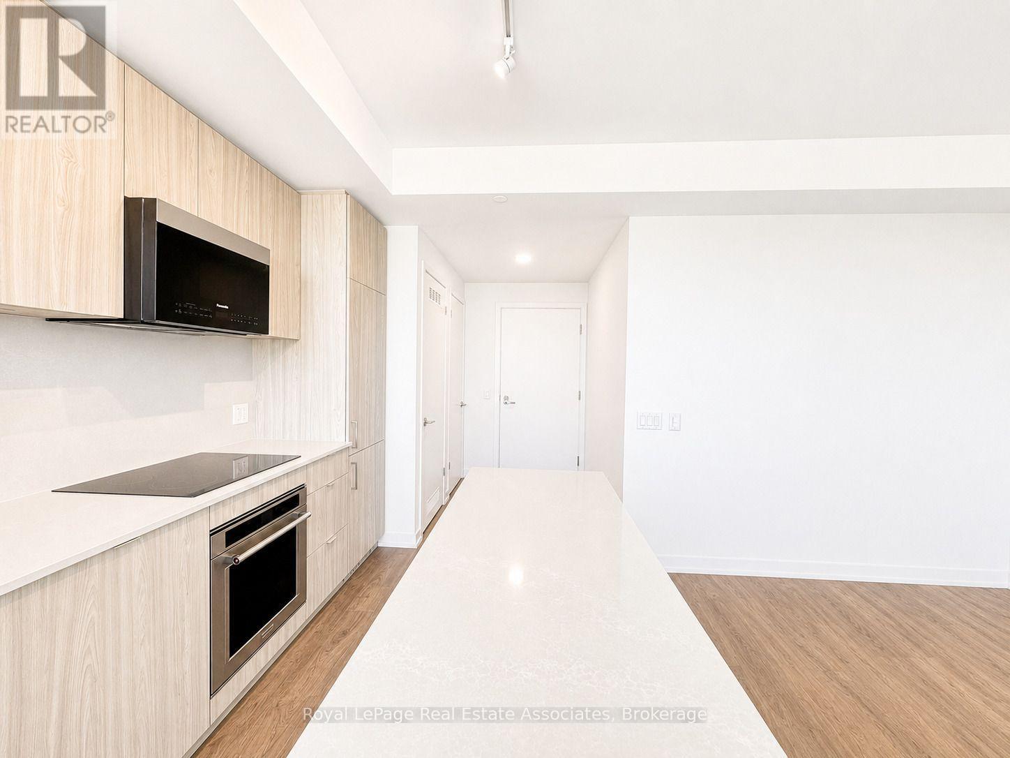 401 - 251 Masonry Way, Mississauga, Ontario  L5H 0B3 - Photo 4 - W13699718