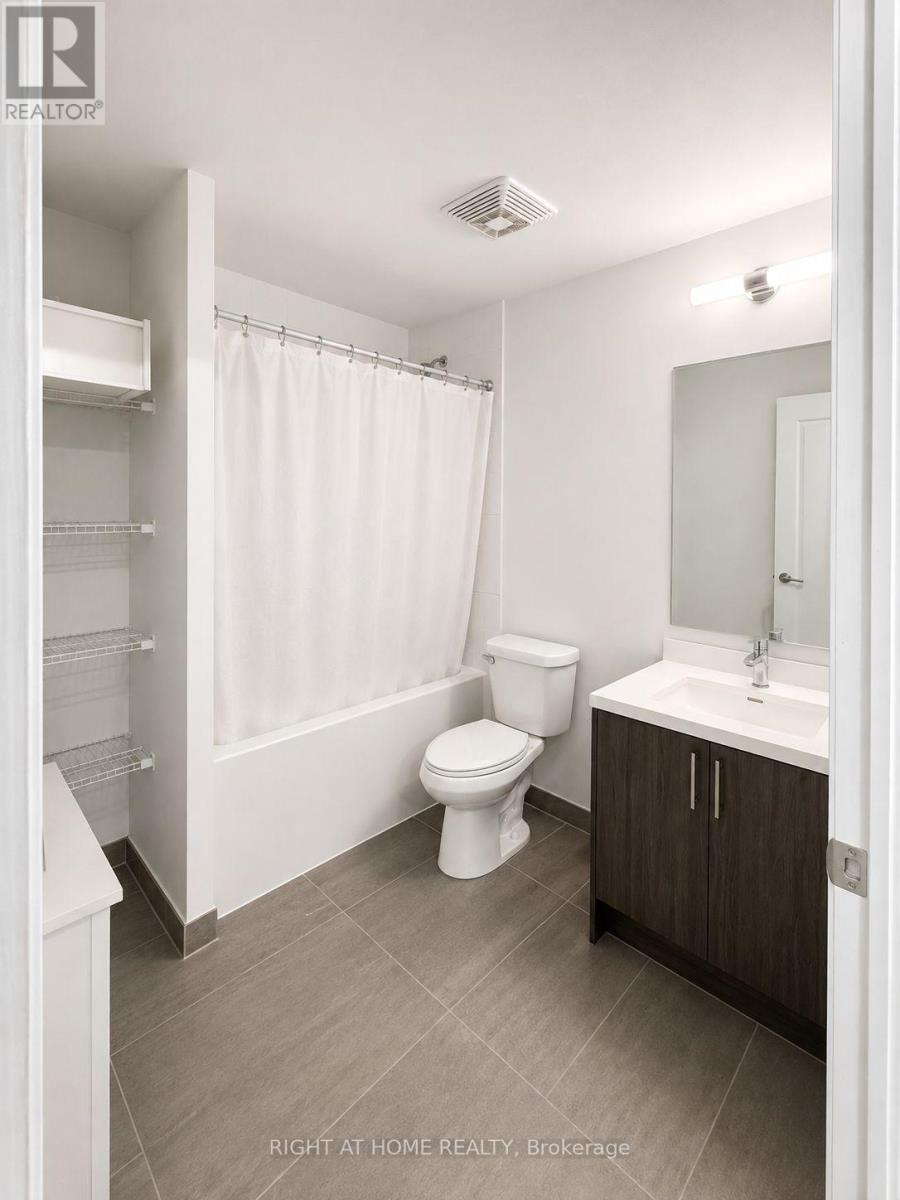 303 - 412 Silver Maple Road, Oakville, Ontario  L6H 7E3 - Photo 12 - W13699778