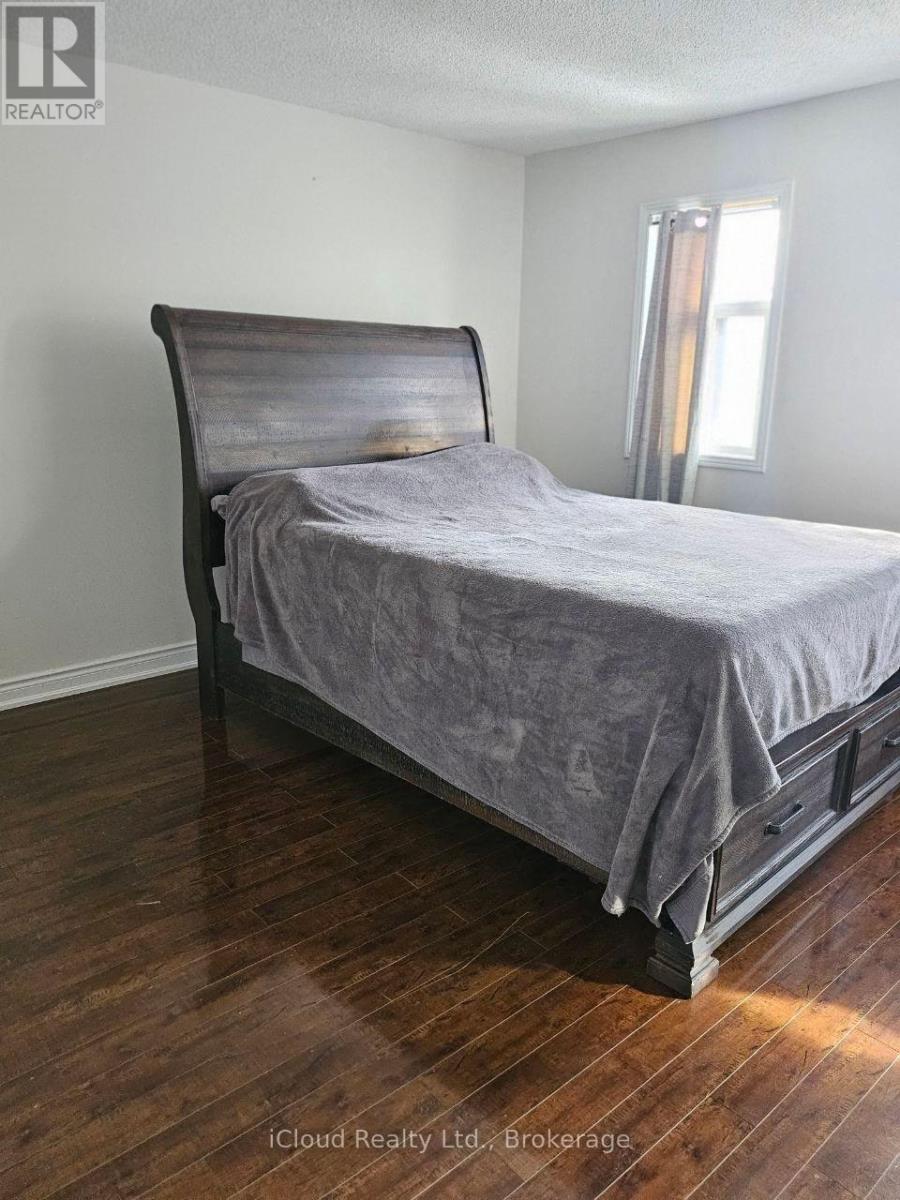 Upper - 61 Hull Street, Mississauga, Ontario  L4T 1C9 - Photo 14 - W13699794