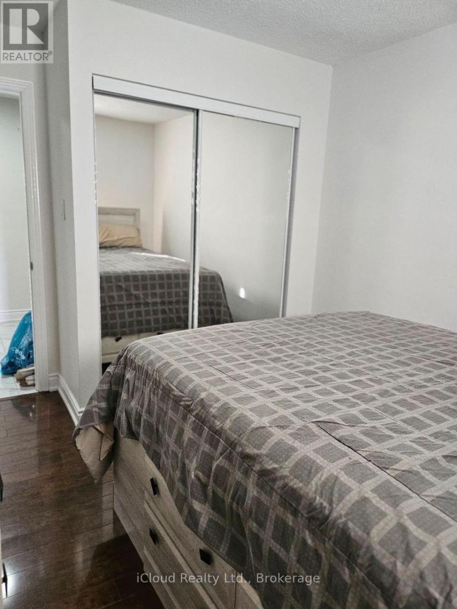 Upper - 61 Hull Street, Mississauga, Ontario  L4T 1C9 - Photo 17 - W13699794