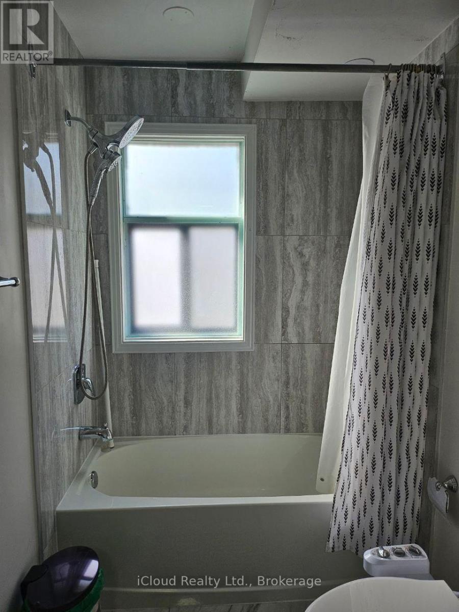 Upper - 61 Hull Street, Mississauga, Ontario  L4T 1C9 - Photo 19 - W13699794
