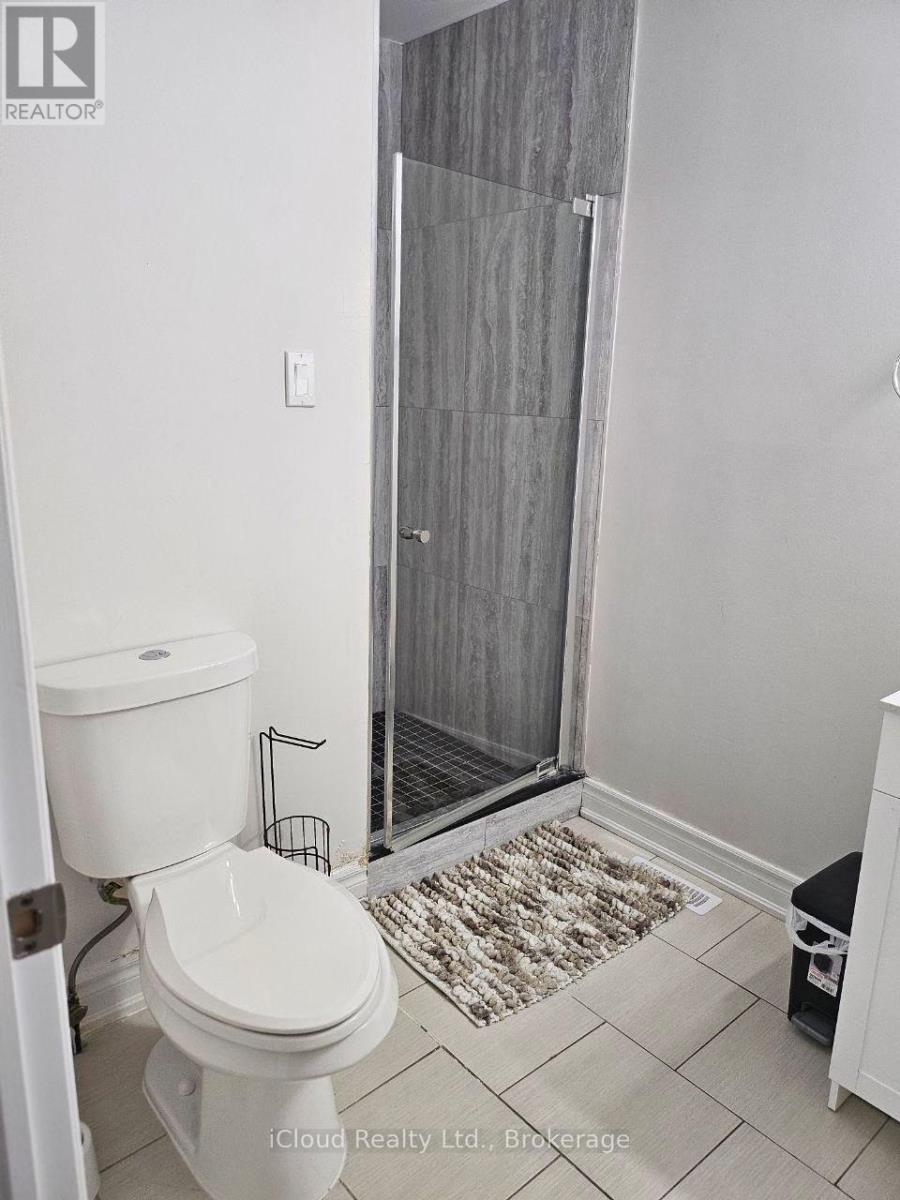 Upper - 61 Hull Street, Mississauga, Ontario  L4T 1C9 - Photo 21 - W13699794