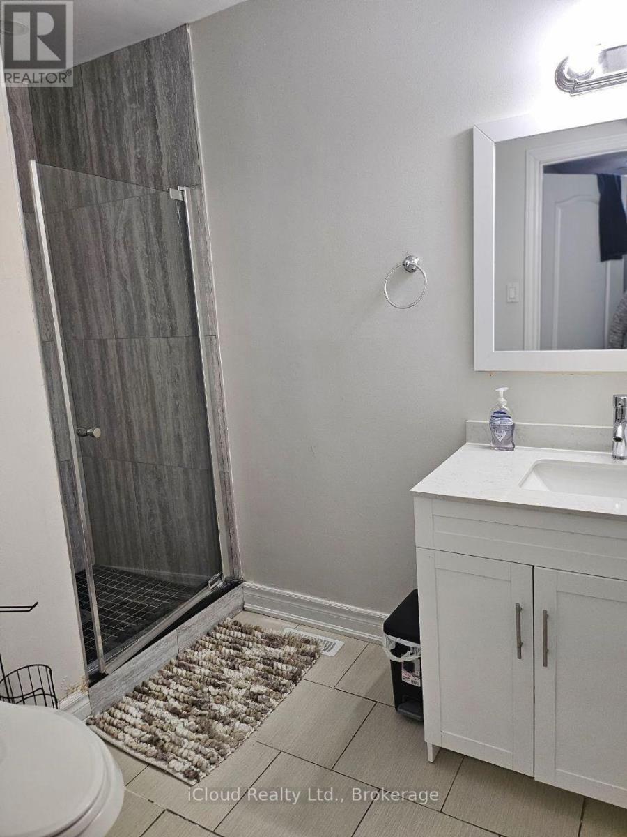 Upper - 61 Hull Street, Mississauga, Ontario  L4T 1C9 - Photo 22 - W13699794