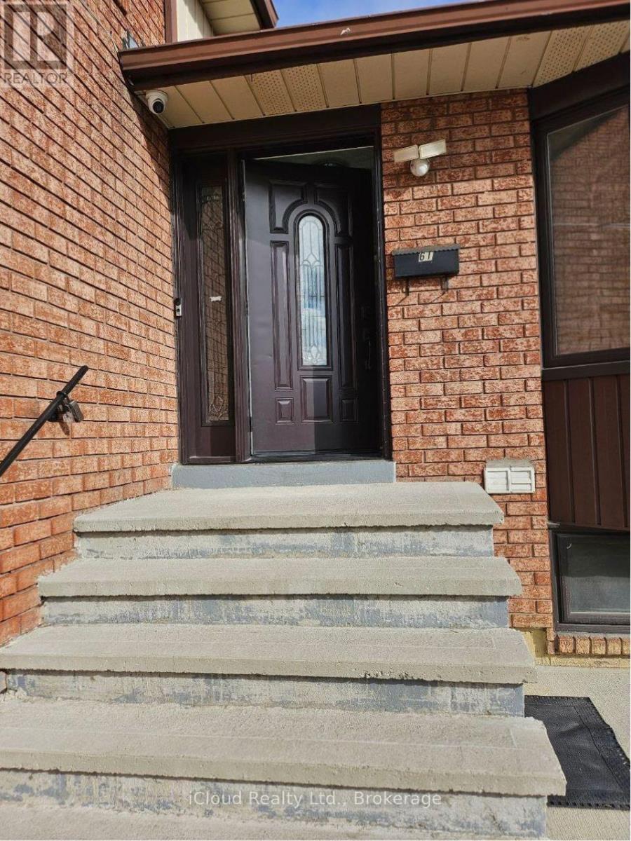 Upper - 61 Hull Street, Mississauga, Ontario  L4T 1C9 - Photo 3 - W13699794