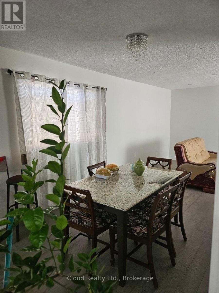 Upper - 61 Hull Street, Mississauga, Ontario  L4T 1C9 - Photo 8 - W13699794