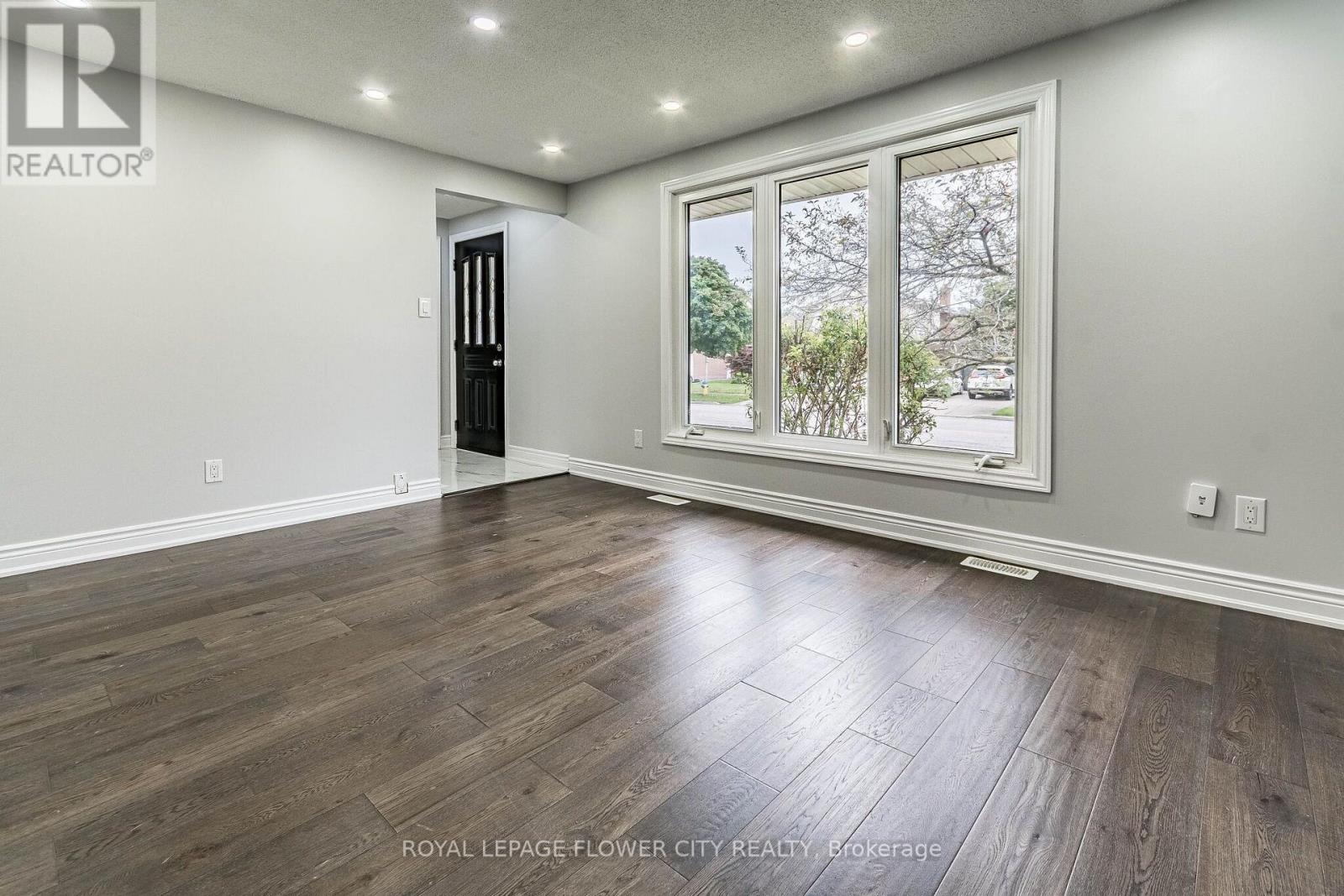 135 Keefer Road, Thorold, Ontario  L2V 4N1 - Photo 8 - X13698904