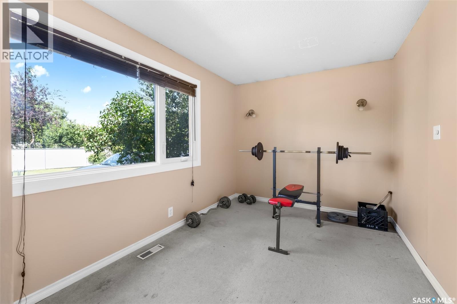305 Hanley Crescent, Regina, Saskatchewan  S4R 5A9 - Photo 19 - SK046152