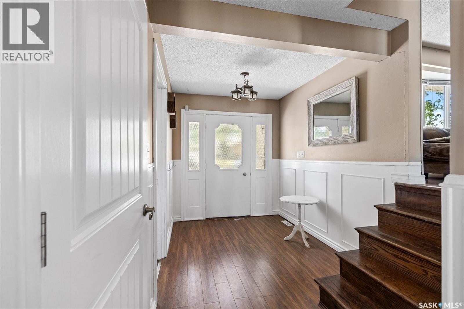 305 Hanley Crescent, Regina, Saskatchewan  S4R 5A9 - Photo 6 - SK046152