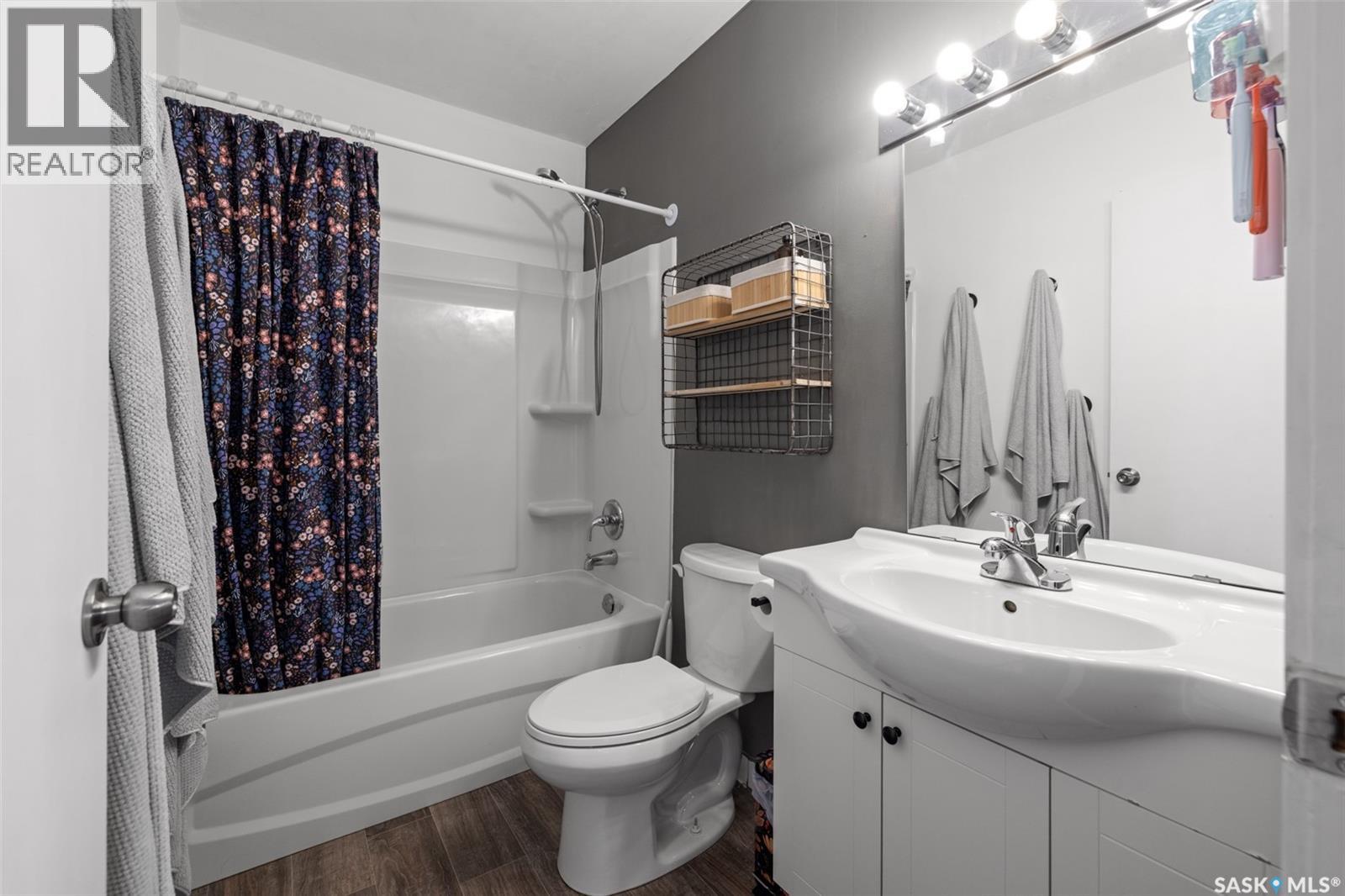 64 Coldwell Road, Regina, Saskatchewan  S4R 4K3 - Photo 14 - SK046145