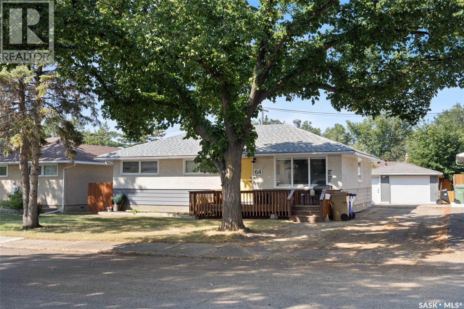 64 Coldwell Road, Regina, Saskatchewan  S4R 4K3 - Photo 2 - SK046145