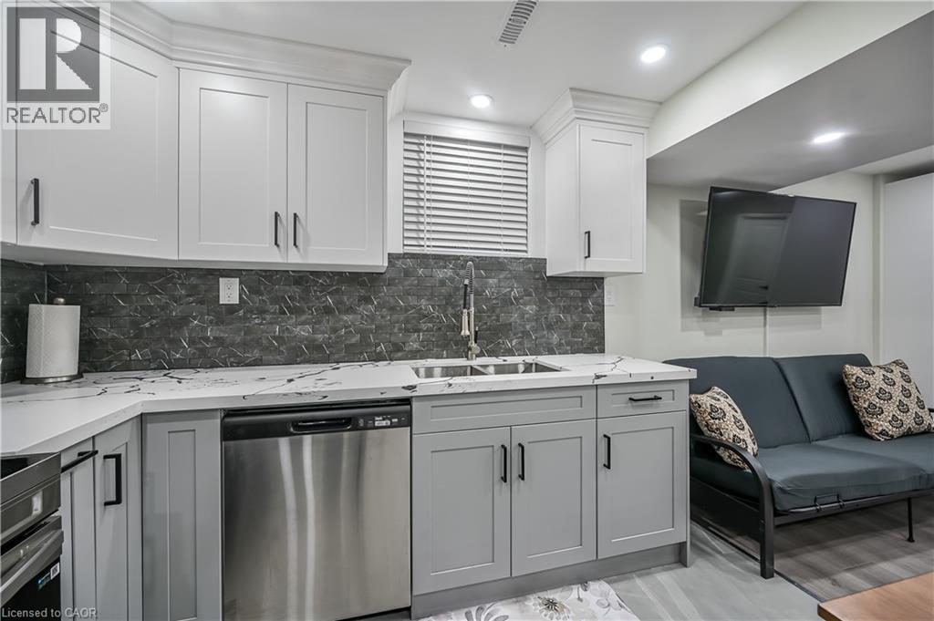 31 Joseph Court Unit# Lower Lvl, Hamilton, Ontario  L9C 7J4 - Photo 5 - 40856641