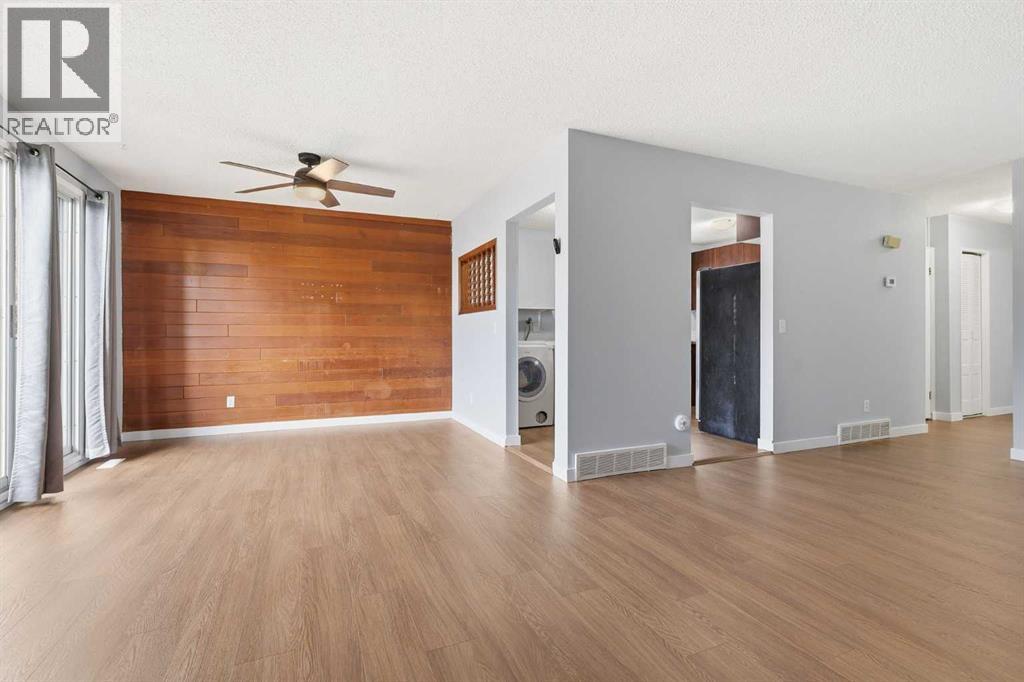 15 Doverville Way SE, Calgary, Alberta  T2B 2N6 - Photo 2 - A2338609