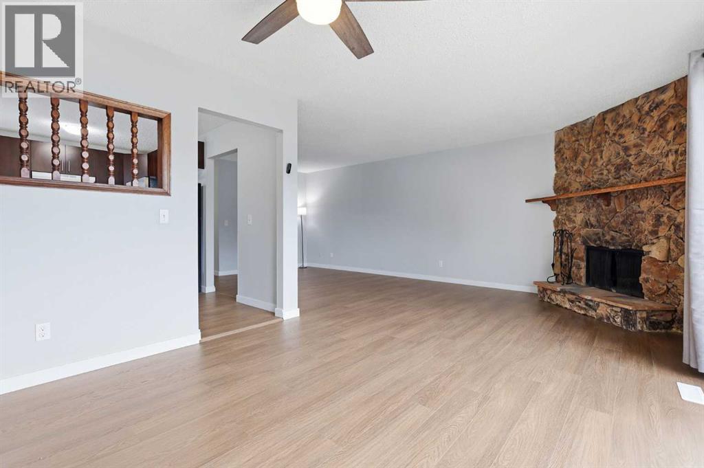 15 Doverville Way SE, Calgary, Alberta  T2B 2N6 - Photo 3 - A2338609